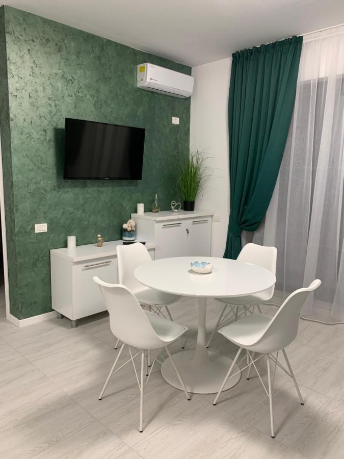 마마이아 Apartament Alexandra 아파트 호텔 외부 사진